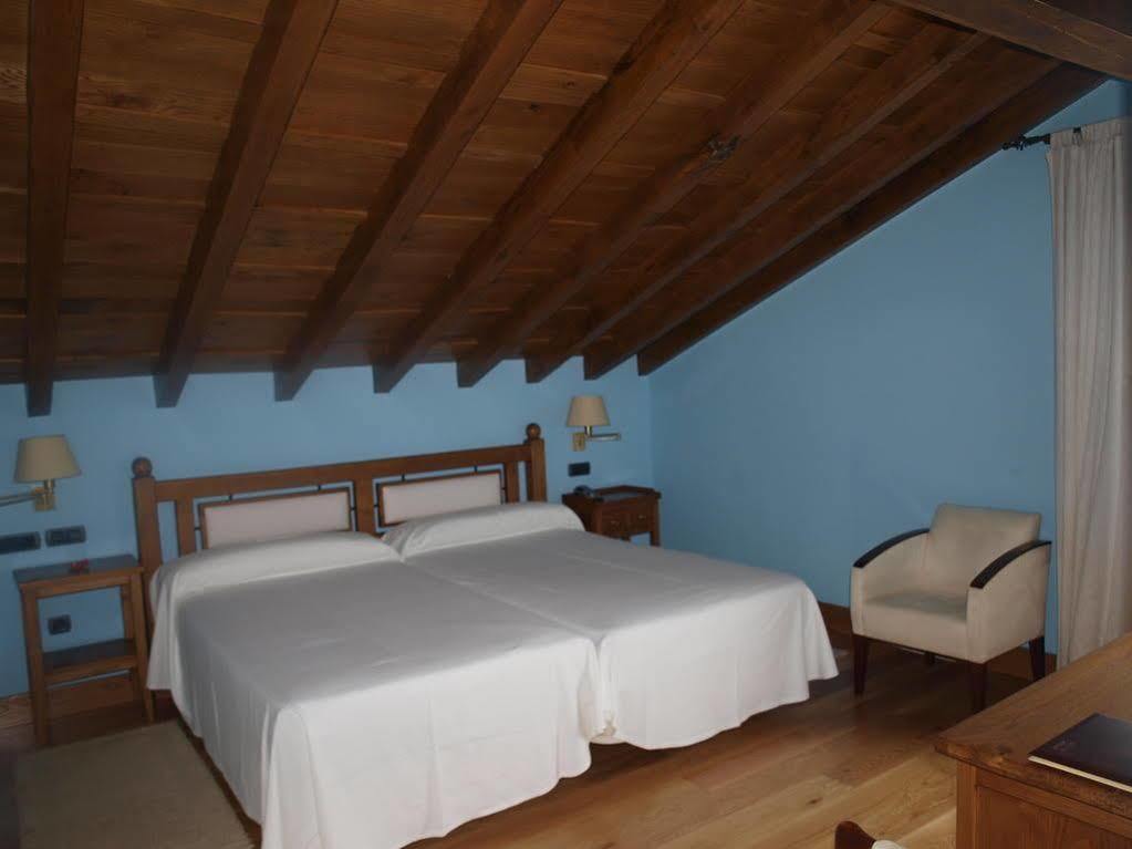 Hotel Don Silvio Colombres Exteriör bild